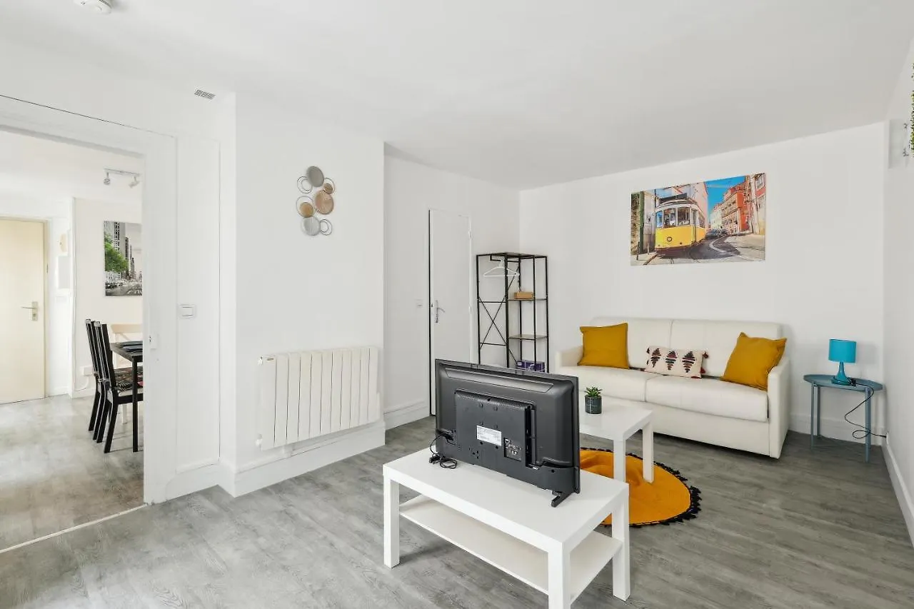 דירות Chic And Comfortable Apart In פריז