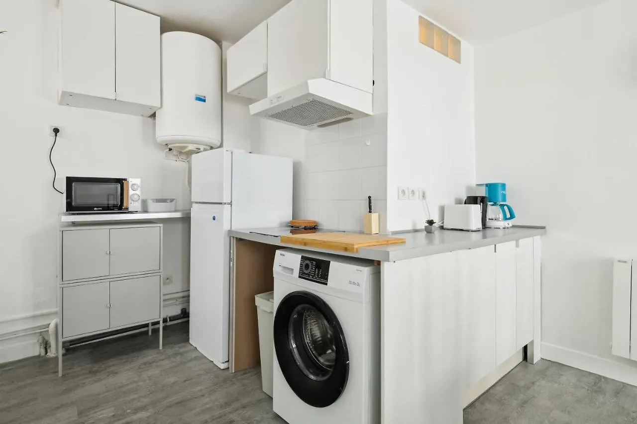 דירות Chic And Comfortable Apart In פריז